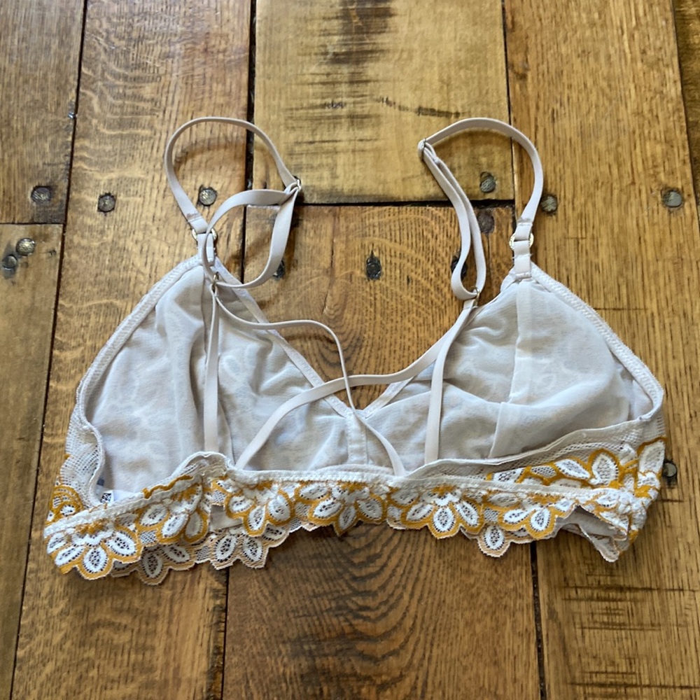 Size small - Picture 2 of 2